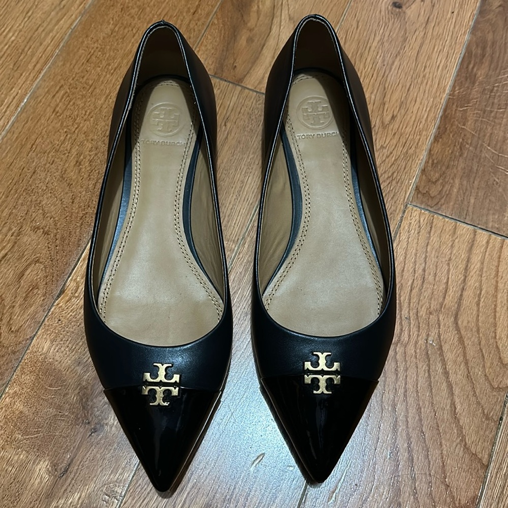 Leather Pointy Toe Flat
Tory Burch